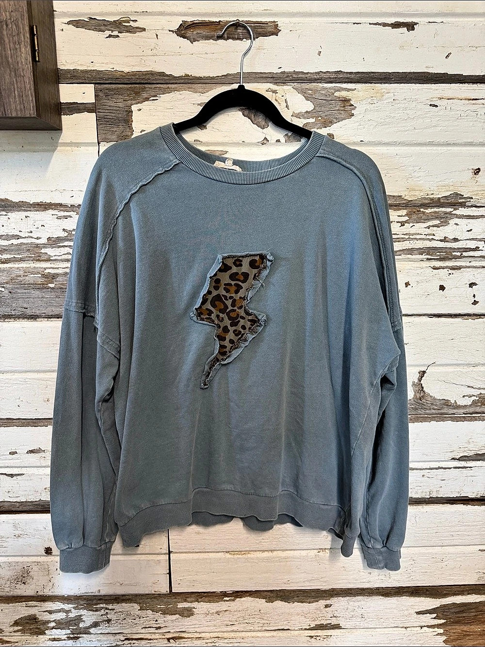 Easel Leopard Applique Sweatshirt in Blue Size Small (51